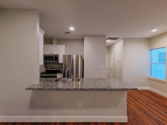 5th image of 308 E 31st St #B
