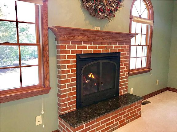 5th image of 43 Bernwood Dr