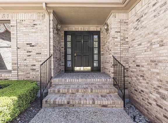 2nd image of 6109 Mesa Dr