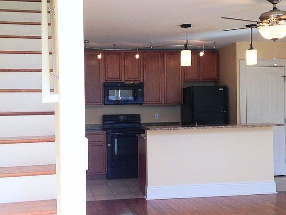 3rd image of 401 N Brady St #108