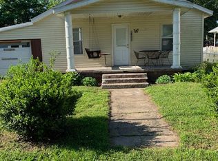 611 Murphy St, New Harmony, IN 47631