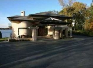 2480 W Long Lake Rd, West Bloomfield, MI 48323