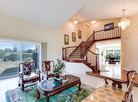 4th image of 824 S Easthills Dr