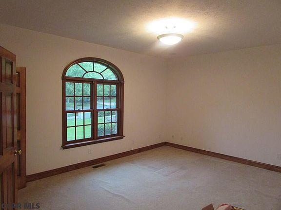 4th image of 1335 Megan Dr
