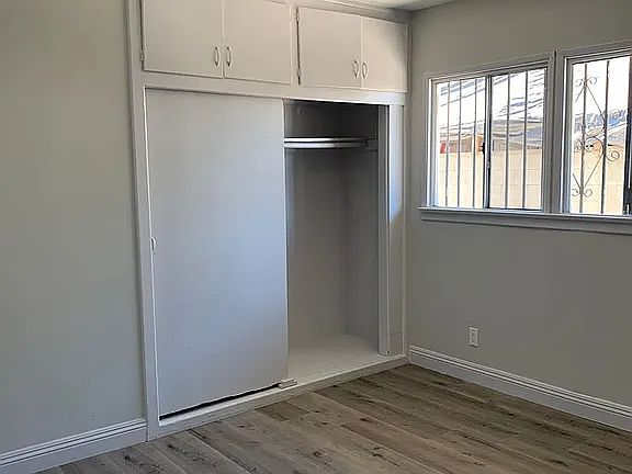 5th image of 810 W 62nd St APT 3