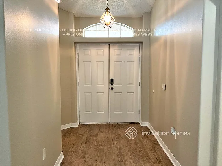 317 Clermont Dr — Photo 4