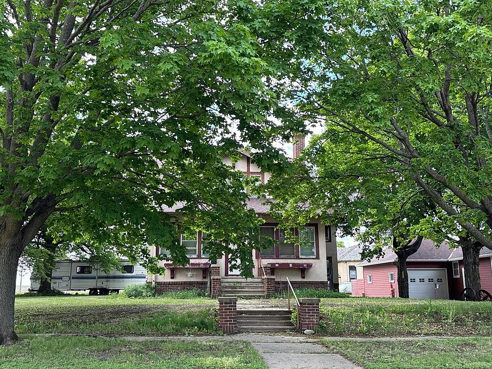 1st image of 101 Adrian St N