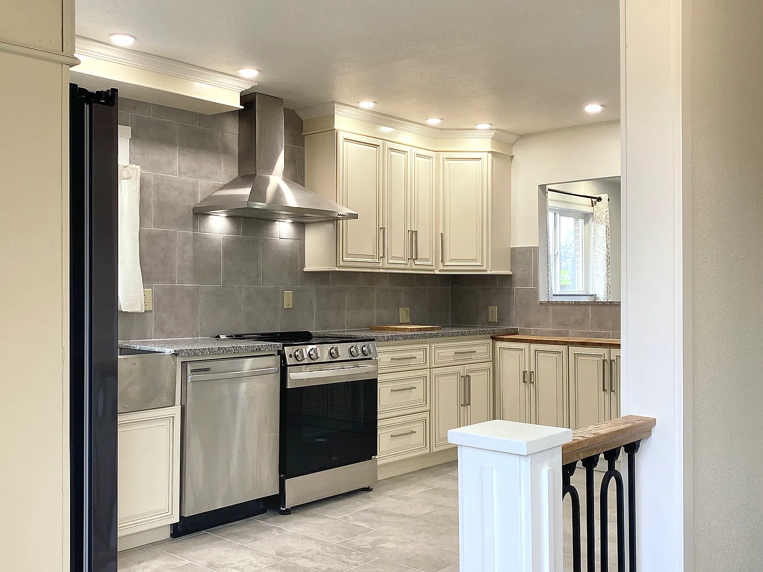 4 bed, 1800 sqft, $2,000 — Photo 2