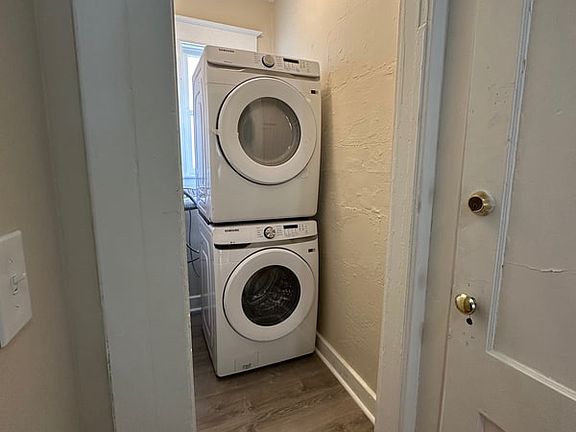 3rd image of 675 Myrtle Ave APT 1
