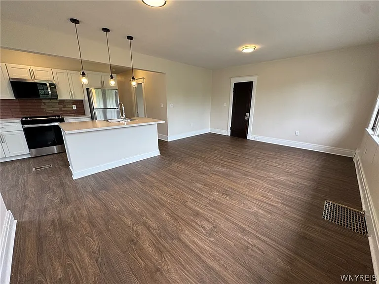 95 W Humboldt Pkwy #B — Photo 19