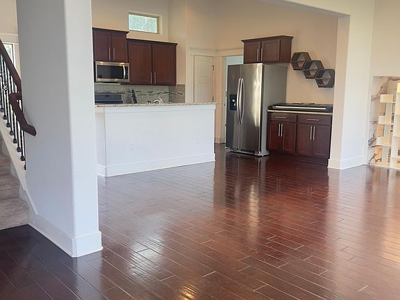 5th image of 10903 Railway Ln