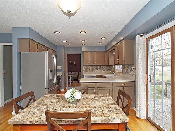 4th image of 7325 Arbor Ct