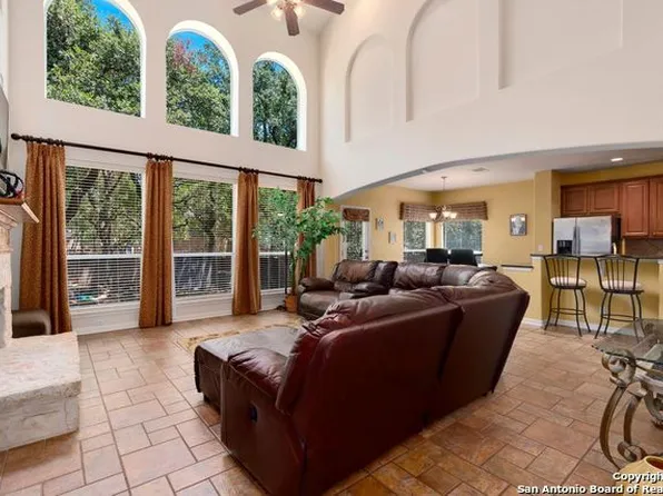 1215 GANAHL CT, San Antonio, TX 78216