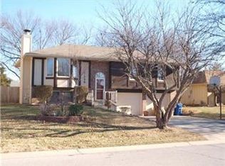 1125 NE Mulberry St, Lees Summit, MO 64086