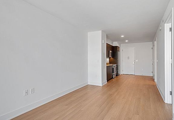 5th image of 662 Pacific St #11D