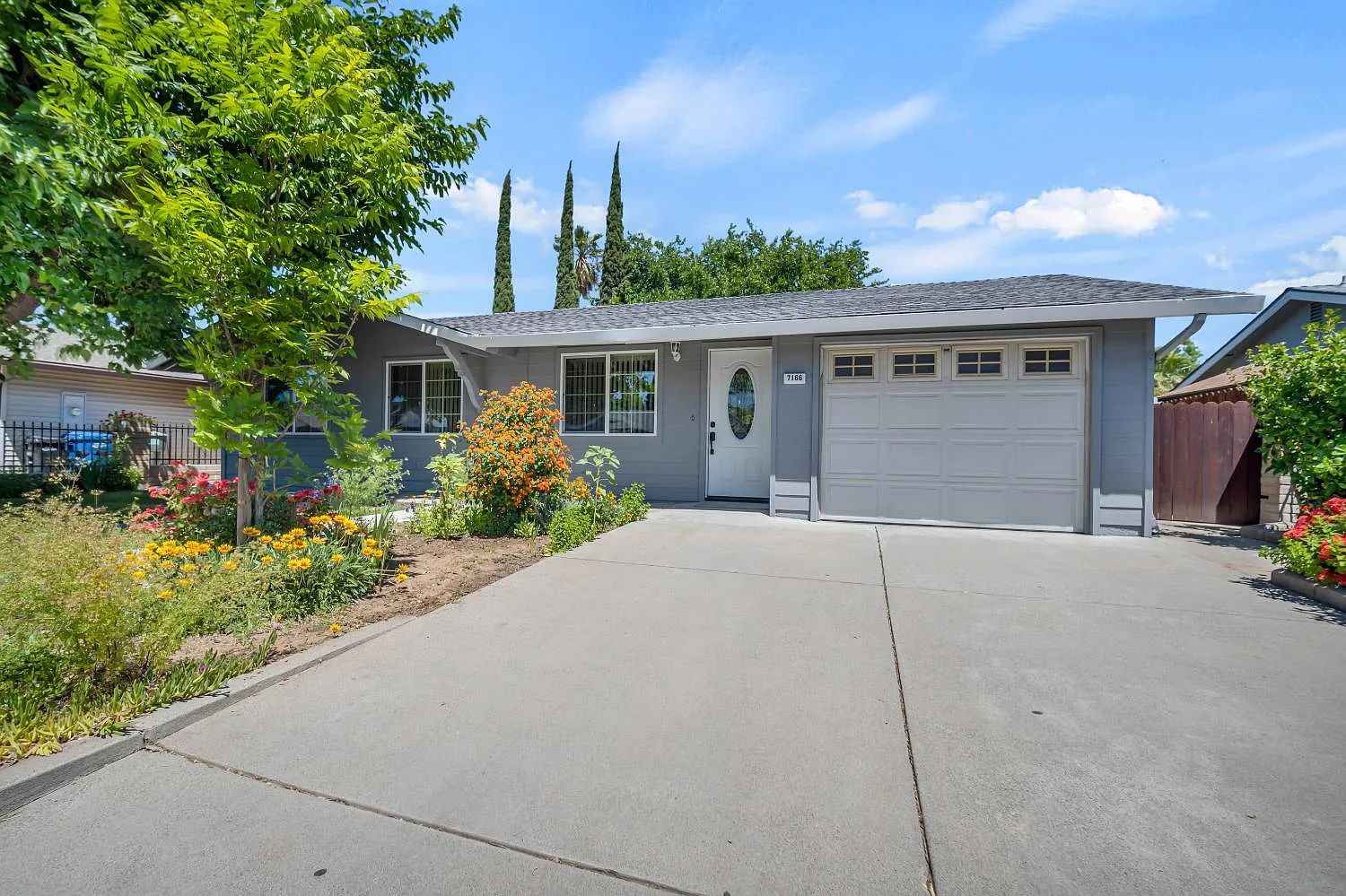7166 Arutas Dr photo 1