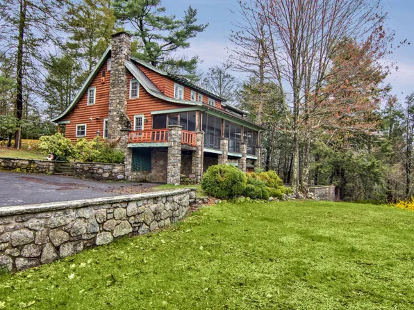 122 Squirrel Rd, Canadensis, PA 18325