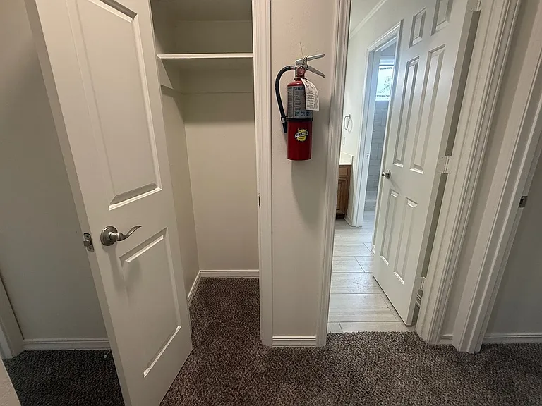 206 Cambridge Rd — Photo 35