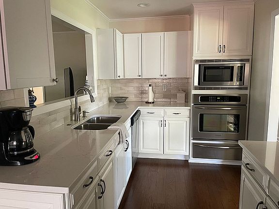 5th image of 2707 Canary Dr