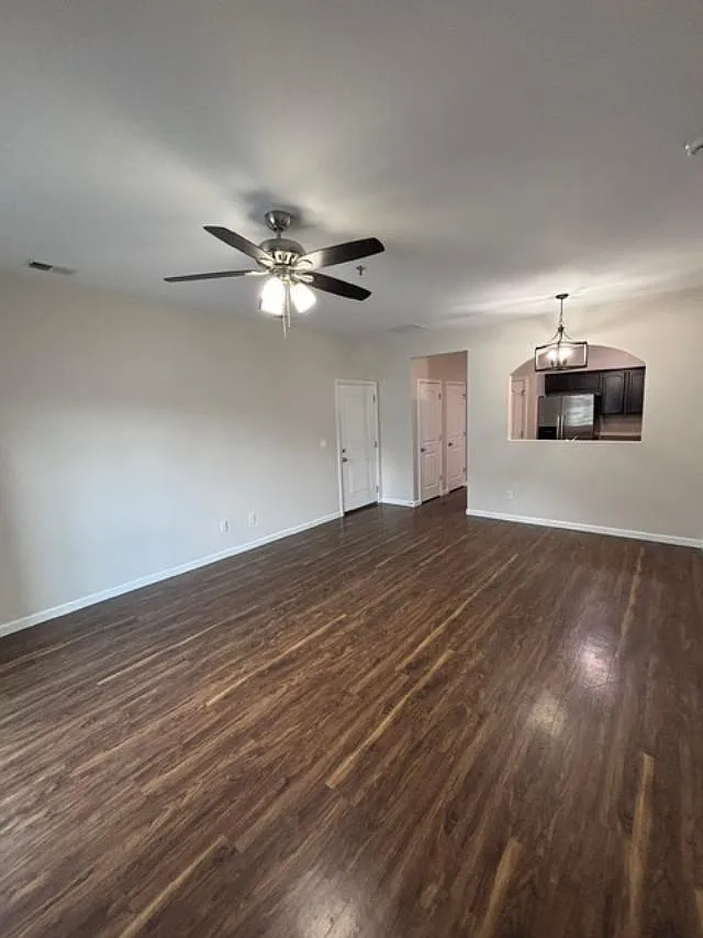 2 bed, 1000 sqft, $1,345 — Photo 1