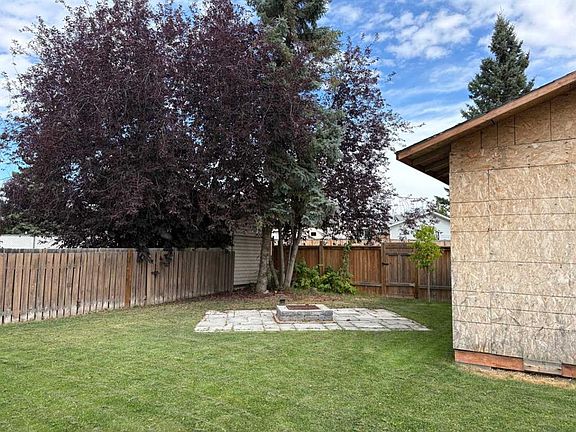 3rd image of 9413 W 93rd St
