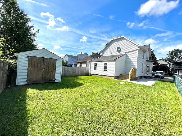 2709 Raspberry St — Photo 5