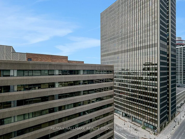 340 Queen St #1302 — Photo 25