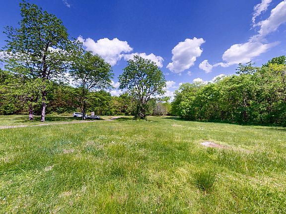 3rd image of 2517 Patton Hollow Rd