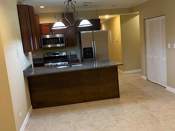 4th image of 2724 W Lunt Ave