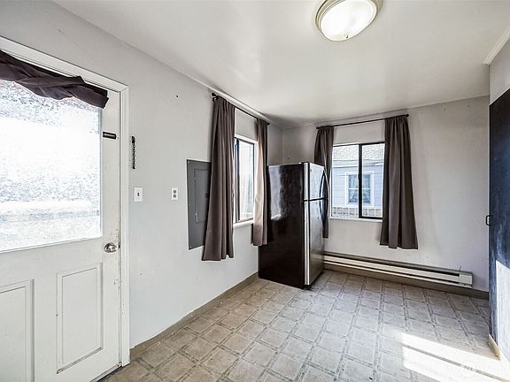 3rd image of 4618 S American Lake Boulevard