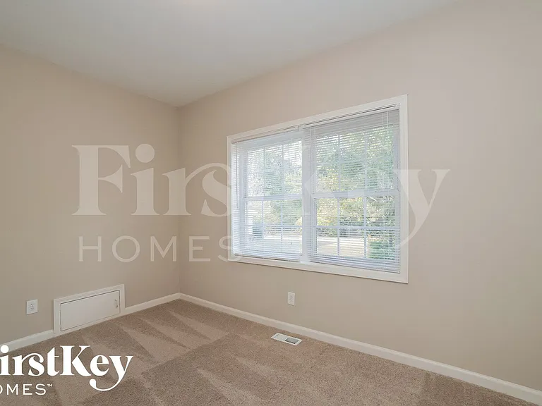 1 White Pines Dr — Photo 12