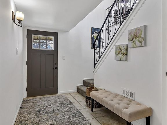 2nd image of 7027 Polk Ct
