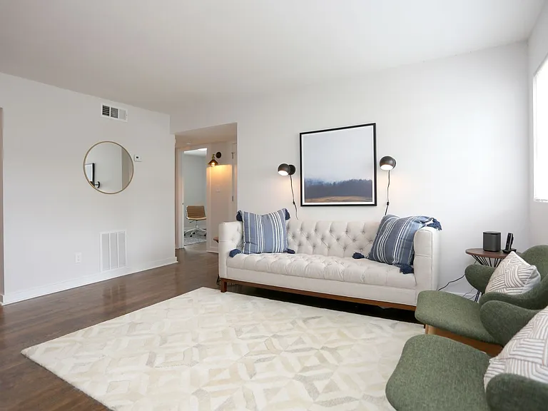 1073 Hollywood Rd NW — Photo 18