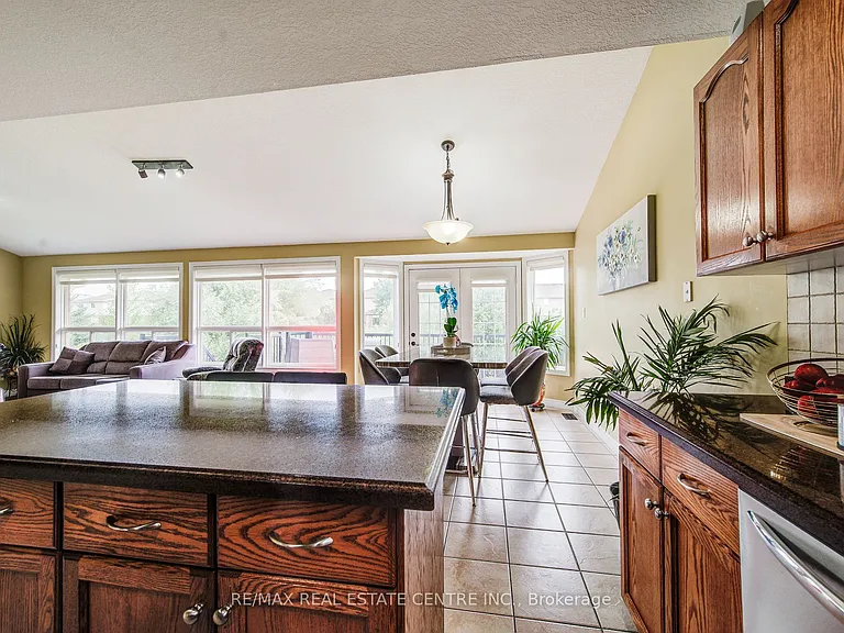 16 Paulstown Cres — Photo 17