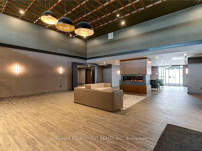 450 Dundas St E #1204 — Photo 4