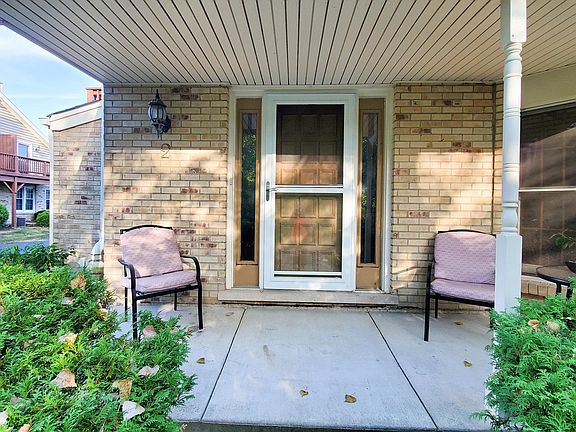 3rd image of 1913 Wisteria Ct APT 2