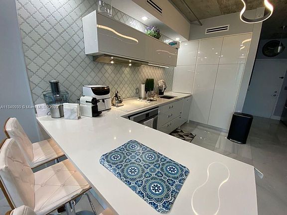 5th image of 690 SW 1st Ct APT 2124