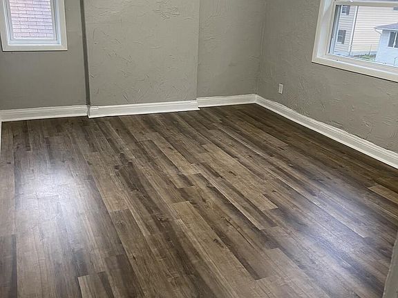 4th image of 232 10th Ave #B