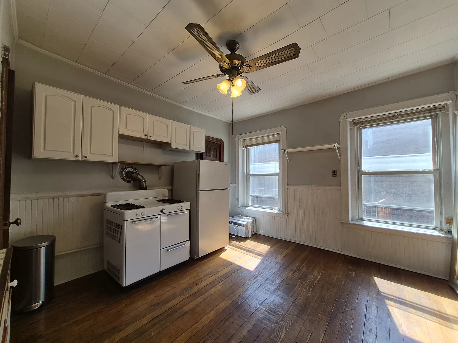 Charter St — Photo 2