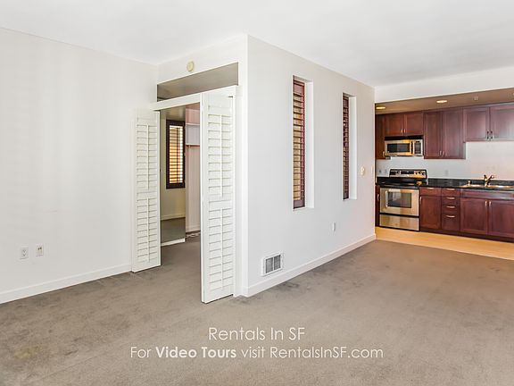 4th image of 250 King St Unit 954