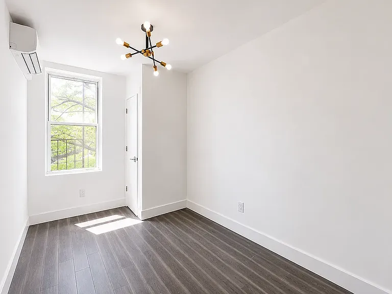 418 Rogers Ave #6 — Photo 9