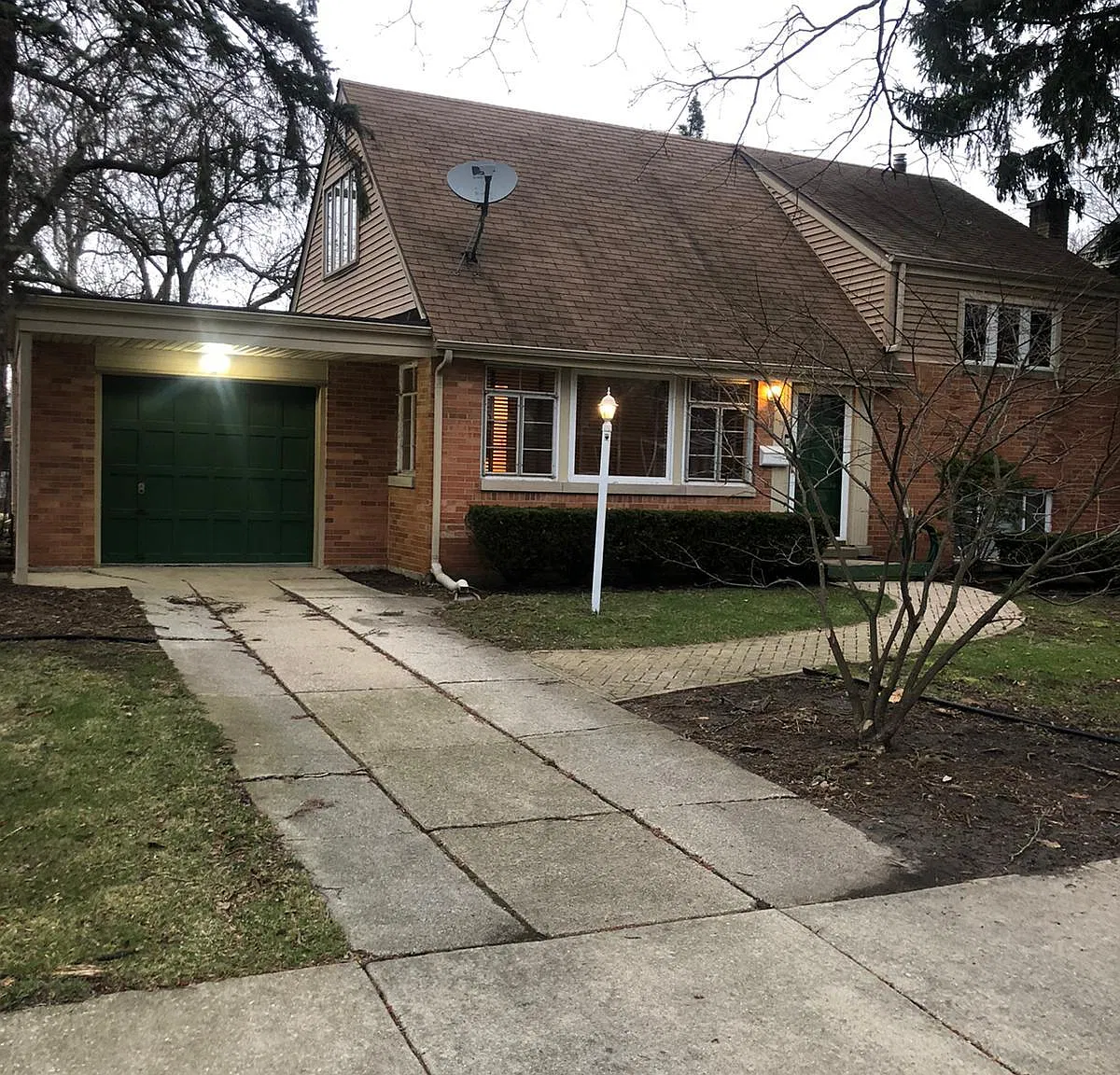 3 bed, 938 sqft, $2,450 — Photo 1