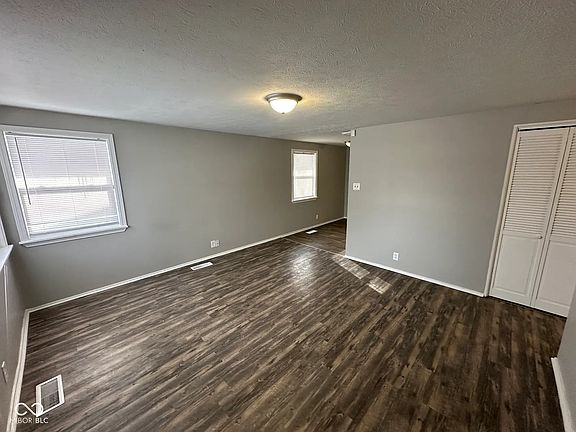 4th image of 2442 Asbury St