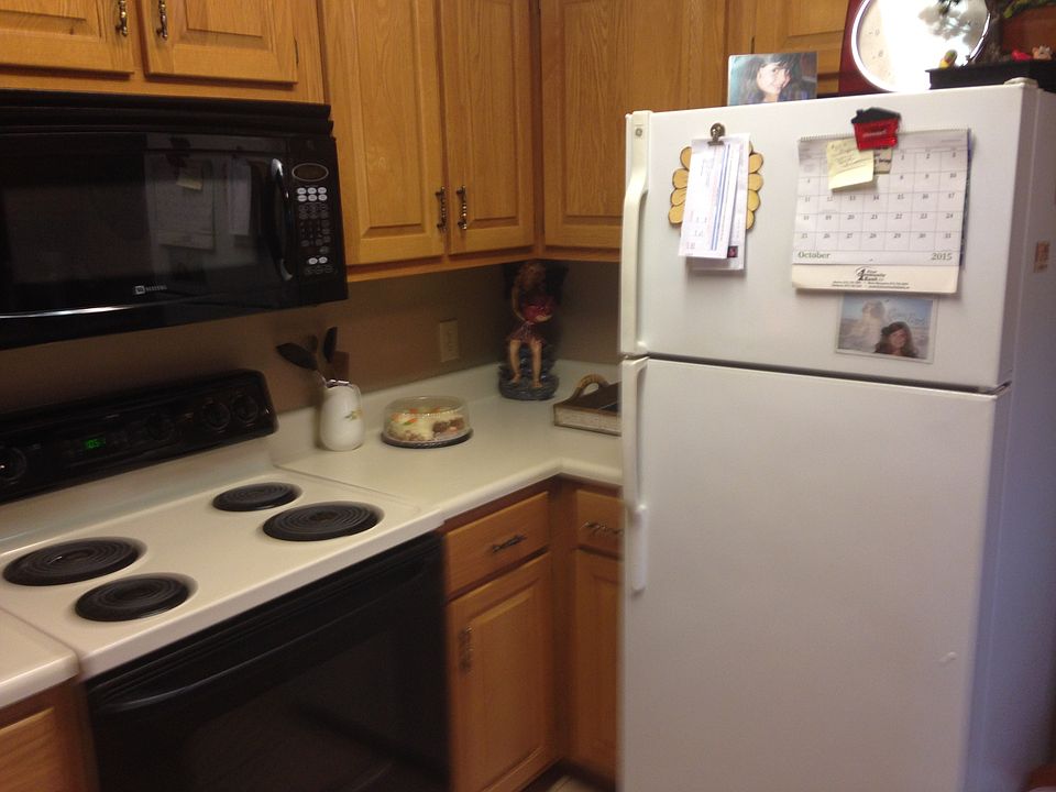 2nd image of 321 Lakeview Cir