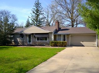 275 Meadowlane Rd, Seven Hills, OH 44131