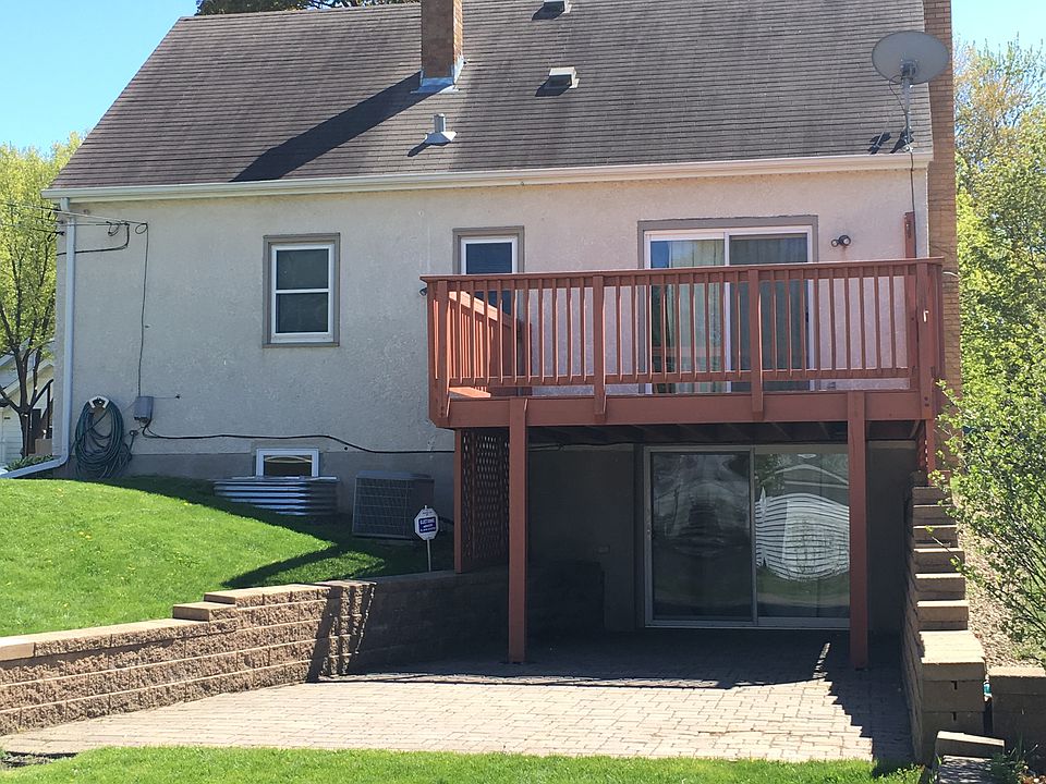 2nd image of 1801 Cottage Ave E