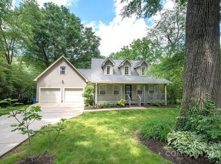 730 4th Avenue Dr NW, Hickory, NC 28601