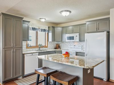 300 Wildwood Cir, Roberts, WI, 54023