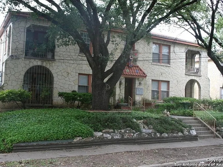 415 W Lynwood Ave #3 — Photo 2