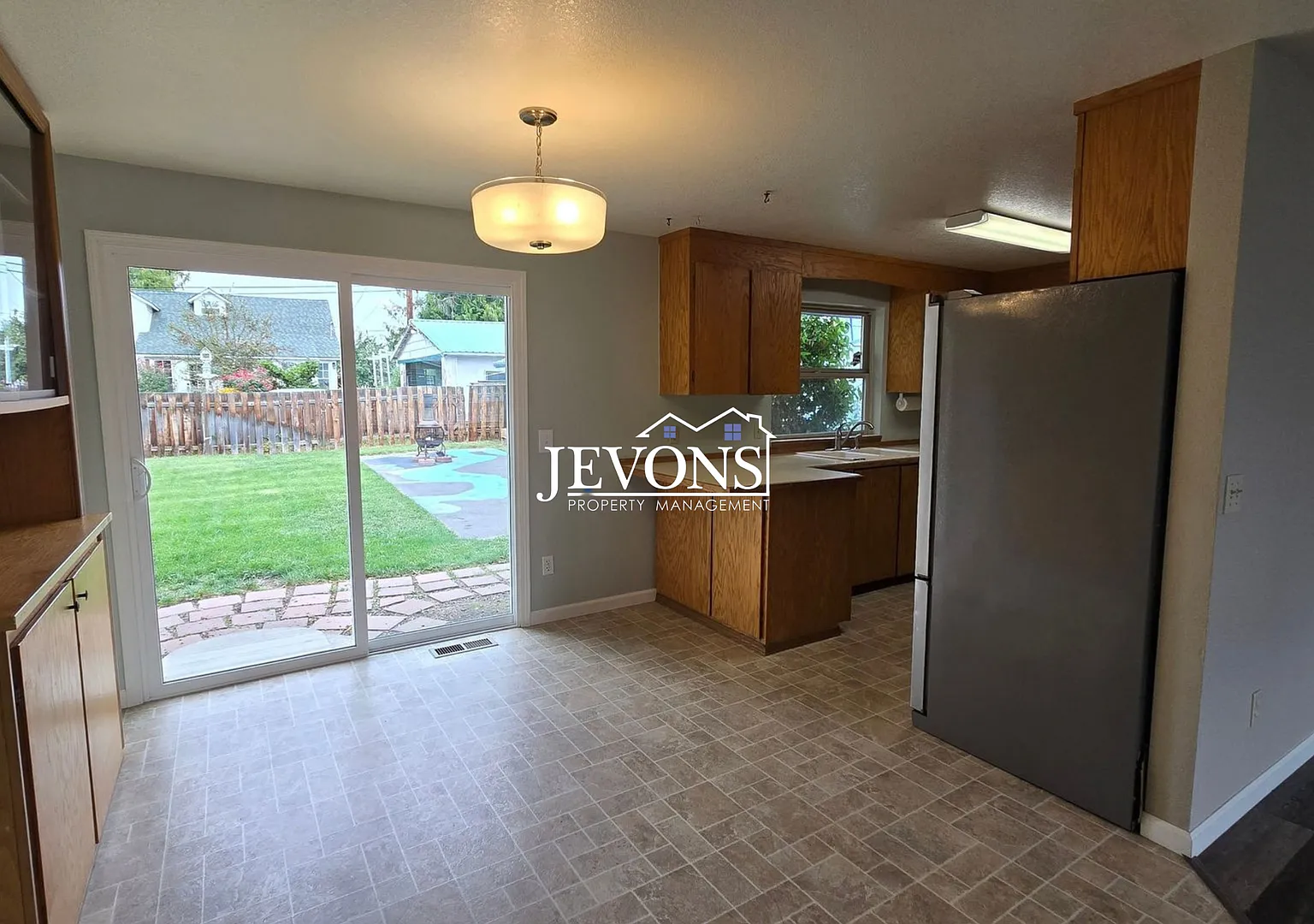 3303 Gregory Ave — Photo 4